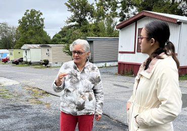 Look for the helpers: Virginia climate volunteers connect with service providers on weatherization effort