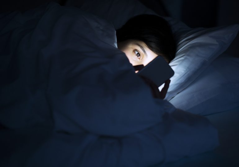 How to Stop Procrastinating at Bedtime and Actually Go to Sleep
