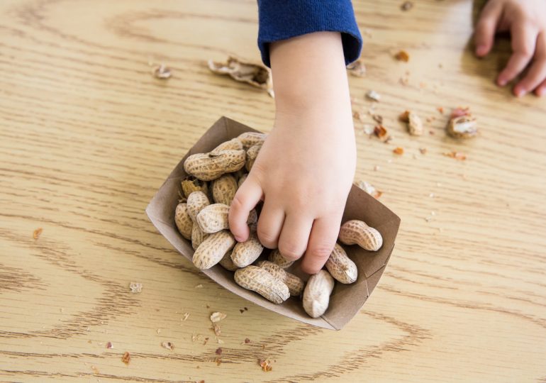 Giving Your Young Kids Peanuts Could Cut Their Allergy Risk