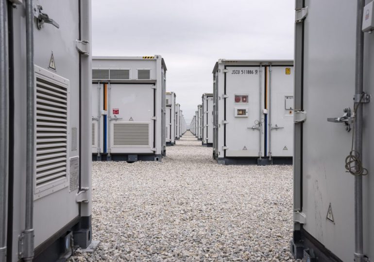 Study suggests a big role for grid battery storage as Illinois shutters its coal power plants