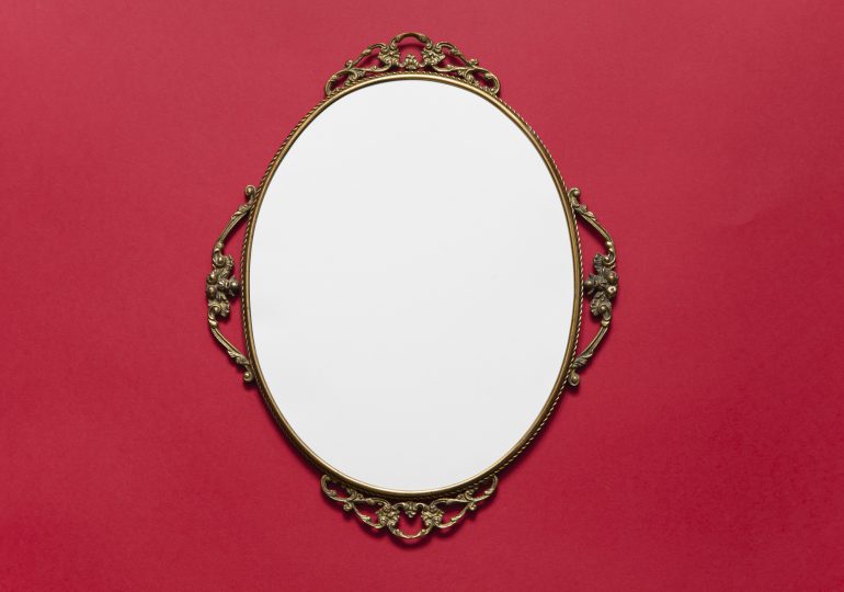 How to Deal With a Narcissist