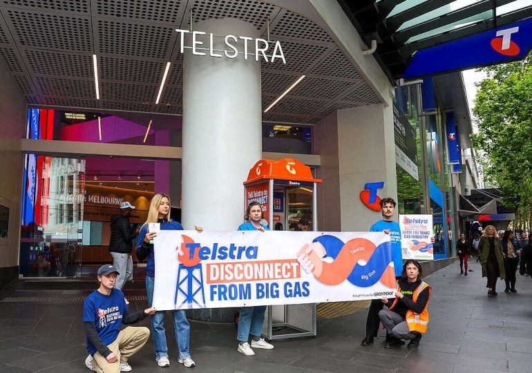Telstra is screening our calls – so we called out their fossil fuel lobbying